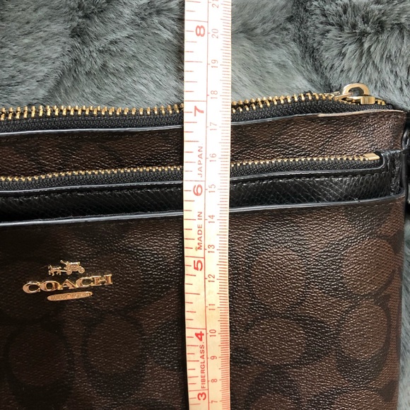 Coach crossbody for small tablets/e-readers - Picture 3 of 8